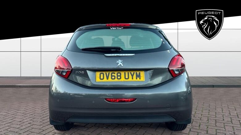 Peugeot 208 1.2 PureTech 82 Signature 5dr [Start Stop] Petrol Hatchback